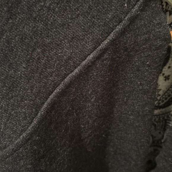 Reversible Shawl Wrap - Picture 6 of 7